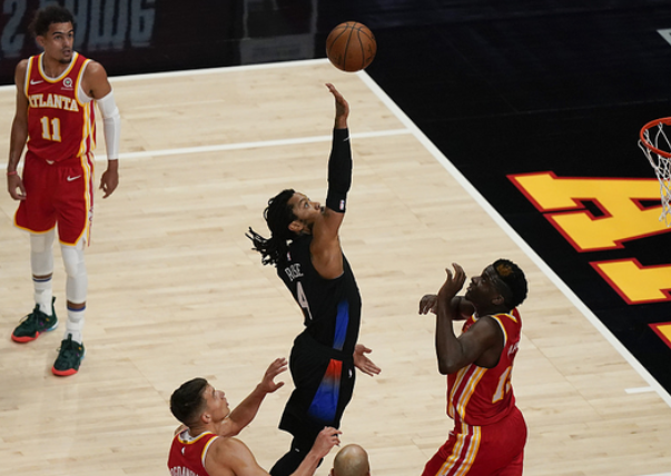  特雷杨助攻创新高，老鹰双加时险胜公牛显韧性